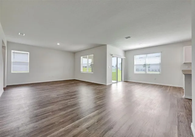 Photo 3 of Single family home for sale at 3610 Pfeiffer Fls Pl, Davenport, FL 33837 | MLS# O6402710 | Listing updated on 2026-09-25