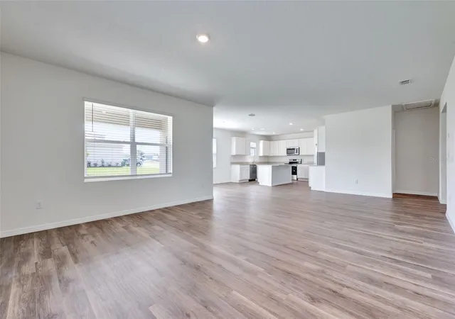 Photo 4 of Single family home for sale at 3610 Pfeiffer Fls Pl, Davenport, FL 33837 | MLS# O6402710 | Listing updated on 2026-09-25