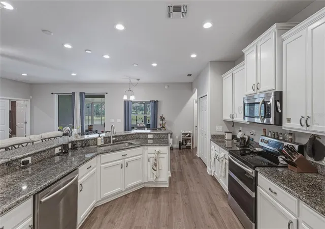 3rd image of 1444 Cypress View Ln, Lakeland, FL 33811 | MLS# L4961437