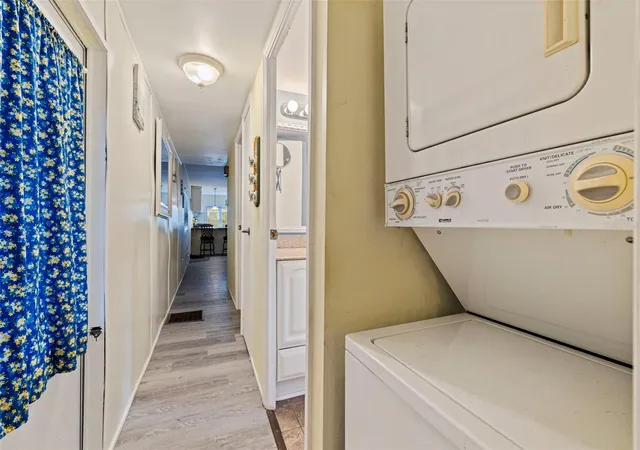 Photo 3 of Manufactured home for sale at 6100 62nd Avenue N #38, Pinellas Park, FL 33781 | MLS# TB8502306 | Listing updated on 2026-09-29
