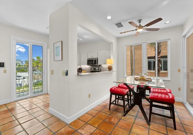 5th image of 306 Beach Rd #306, Sarasota, FL 34242 | MLS# A4691608