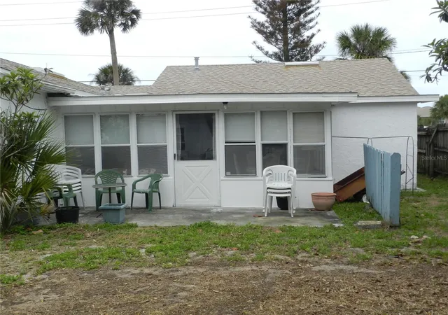 Photo 4 of Single family home for sale at 805 Ocean Ave, New Smyrna Beach, FL 32169 | MLS# NS1088072 | Listing updated on 2026-09-21