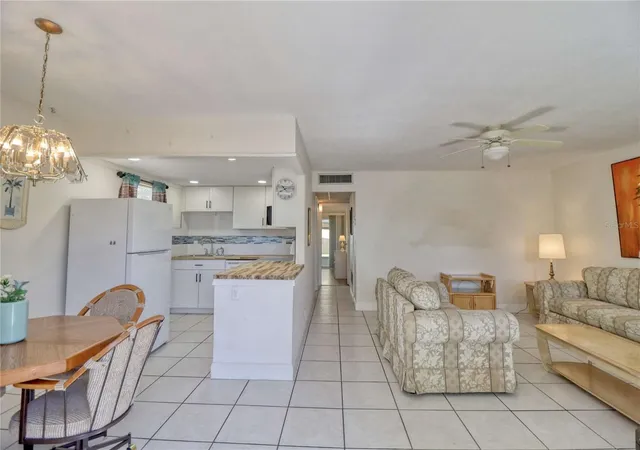 2nd image of 101 Cambridge Trl #196, Sun City Center, FL 33573 | MLS# A4691613