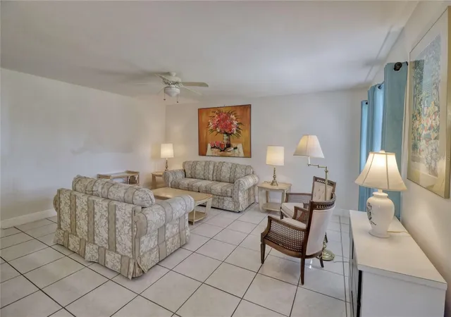 3rd image of 101 Cambridge Trl #196, Sun City Center, FL 33573 | MLS# A4691613