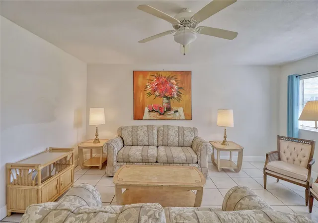 4th image of 101 Cambridge Trl #196, Sun City Center, FL 33573 | MLS# A4691613