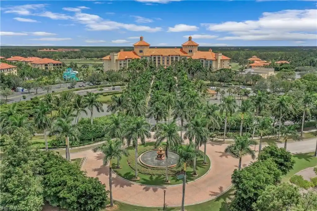 Listing Photo 2 - Condo for sale in 2555 Marquesa Royale Ln located at 2555 Marquesa Royale Ln, NAPLES, FL 34109 - Unit #PH 302