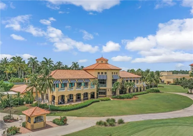 Listing Photo 4 - Condo for sale in building located at 2555 Marquesa Royale Ln, NAPLES, FL 34109 - Unit #PH 302