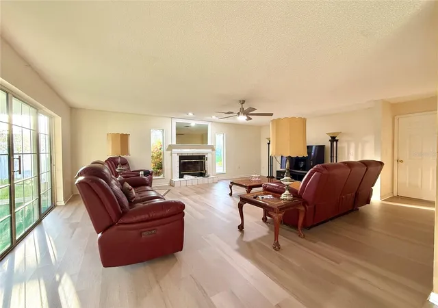 Photo 4 of Single family home for sale at 1702 Sunkissed Dr, Tarpon Springs, FL 34689 | MLS# TB8502362 | Listing updated on 2026-08-25