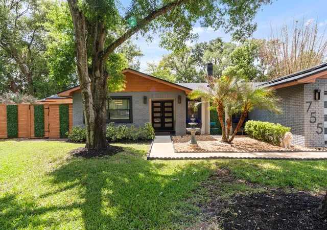 Photo 3 of Single family home for sale at 755 Woodside Rd, Maitland, FL 32751 | MLS# O6402797 | Listing updated on 2026-07-12