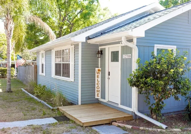 Photo 4 of Single family home for sale at 12706 Forest St, Tampa, FL 33612 | MLS# TB8502391 | Listing updated on 2026-08-13