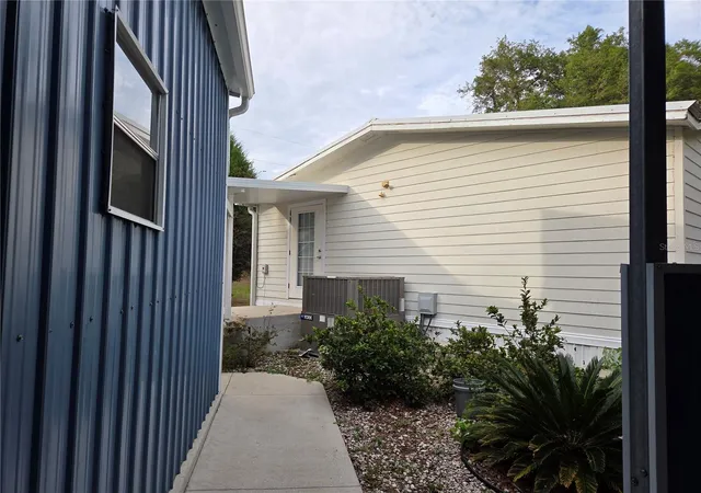 Photo 3 of Manufactured home for sale at 421 Margaret St, Bronson, FL 32621 | MLS# OM723676 | Listing updated on 2026-10-20