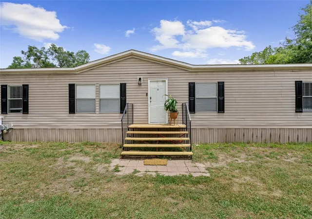 Homes for sale in Palatka, FL | 3511 S Palm Ave, Palatka, FL 32177 | MLS# O6402839