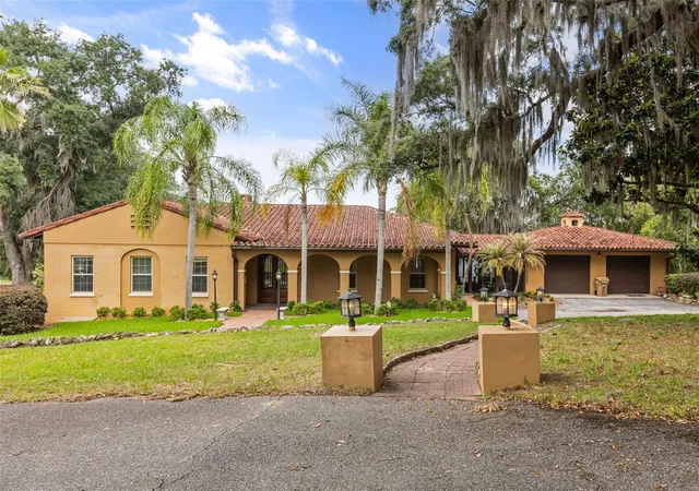 2nd image of 1909 Country Club Dr, Eustis, FL 32726 | MLS# G5111651