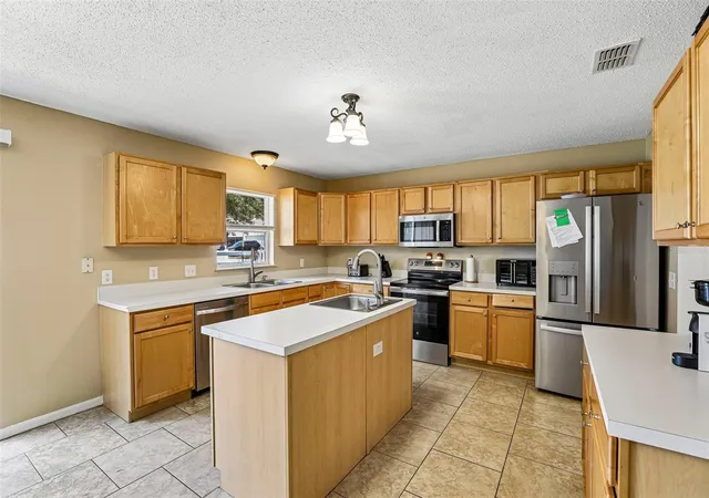 4th image of 274 Jocelyn Dr, Davenport, FL 33897 | MLS# O6402861