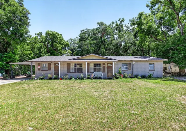 Photo 3 of Single family home for sale at 1400 N Simpson St, Mount Dora, FL 32757 | MLS# O6402866 | Listing updated on 2026-07-14