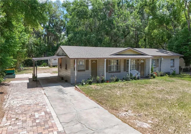 Photo 3 of Single family home for sale at 1400 N Simpson St, Mount Dora, FL 32757 | MLS# O6402866 | Listing updated on 2026-07-14
