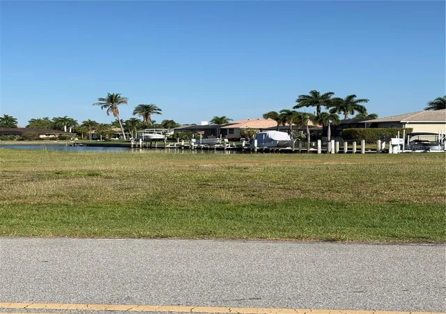 3rd image of 534 Macedonia Dr, Punta Gorda, FL 33950 | MLS# C7525455