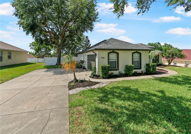 Photo 3 of Single family home for sale at 10814 Vineyard Ct, Clermont, FL 34711 | MLS# O6402901 | Listing updated on 2026-08-25