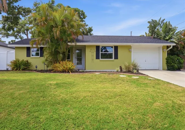 Photo 1 of Single family home for sale at 4166 Pompano Rd, Venice, FL 34293 | MLS# A4691678 | Listing updated on 2026-09-02