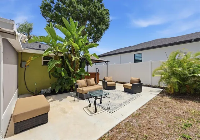 Photo 5 of Single family home for sale at 4166 Pompano Rd, Venice, FL 34293 | MLS# A4691678 | Listing updated on 2026-09-02