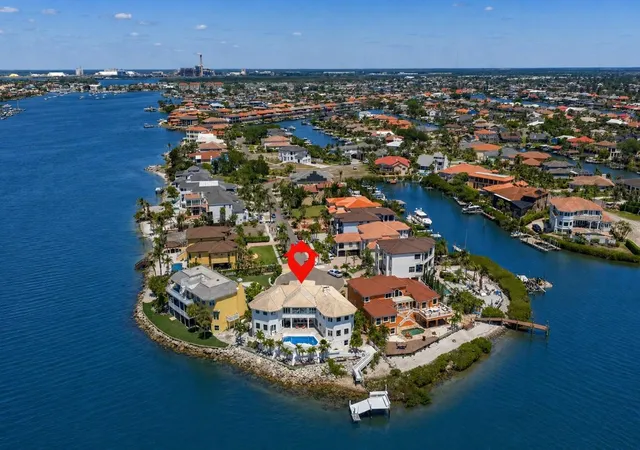 Photo 3 of Single family home for sale at 1021 Symphony Isles Blvd, Apollo Beach, FL 33572 | MLS# TB8502558 | Listing updated on 2026-05-04