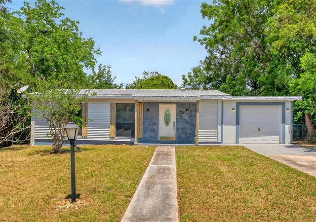 Homes for sale in Deltona, FL | 700 S Wellington Dr, Deltona, FL 32725 | MLS# O6402907