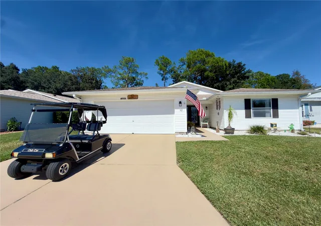 Photo 1 of Single family home for sale at 32676 Oak Park Dr, Leesburg, FL 34748 | MLS# G5111662 | Listing updated on 2026-10-10