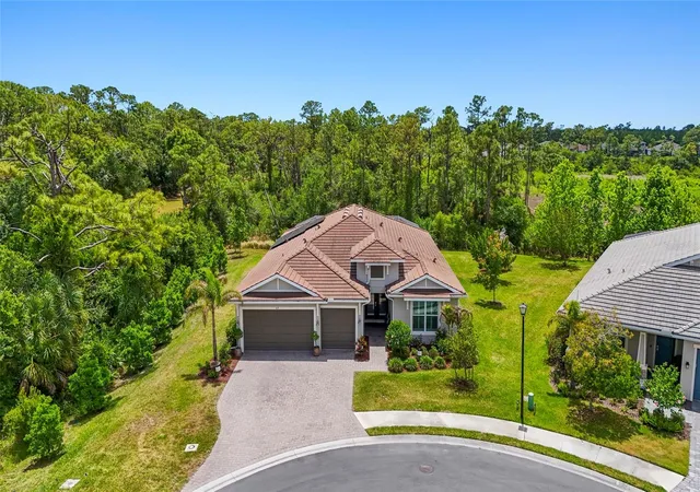 Photo 3 of Single family home for sale at 617 Mistiflower Cir, Nokomis, FL 34275 | MLS# A4691699 | Listing updated on 2026-10-05