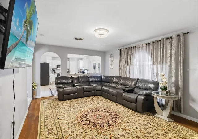 Photo 3 of Single family home for sale at 122 Carmel Bay Dr, Sanford, FL 32771 | MLS# O6402946 | Listing updated on 2026-09-29