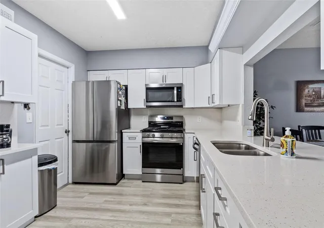 5th image of 2330 Se Royal Isle, Winter Haven, FL 33884 | MLS# O6402947