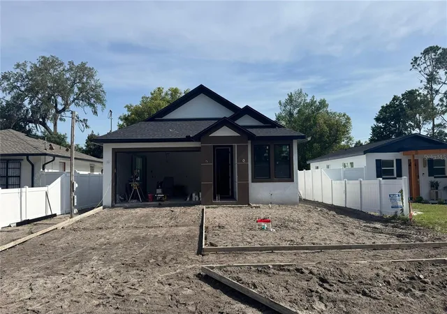 Homes for sale in Tampa, FL | 1405 W Arctic St, Tampa, FL 33604 | MLS# TB8502611