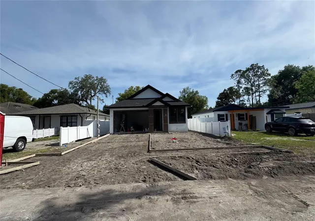 Homes for sale in Tampa, FL | 1405 W Arctic St, Tampa, FL 33604 | MLS# TB8502611