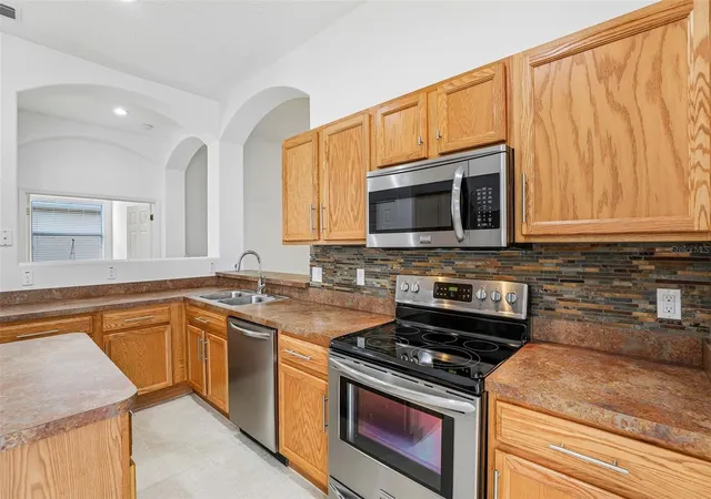 4th image of 30254 Pga Dr, Sorrento, FL 32776 | MLS# G5111664