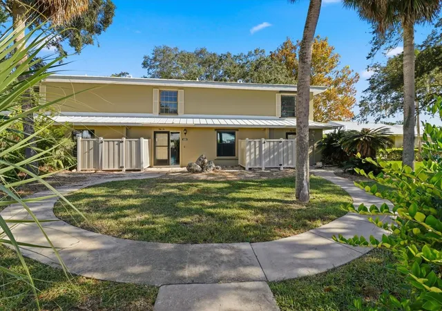 Listing Photo 5 - Condo for sale in building located at 11328 W Bayshore Dr, CRYSTAL RIVER, FL 34429