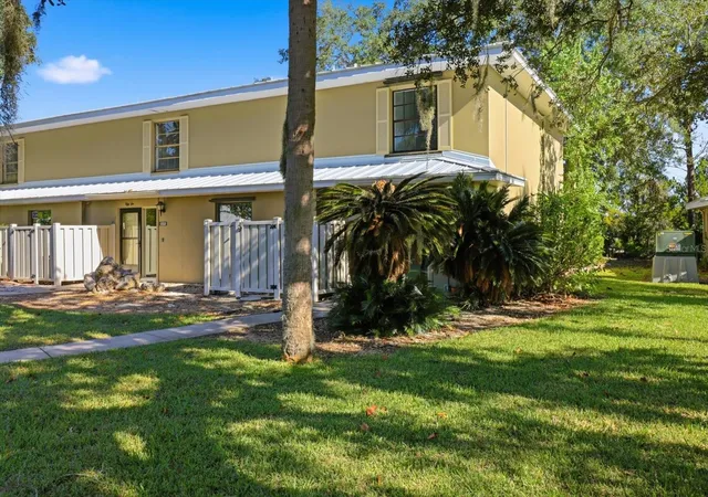 Listing Photo 4 - Condo for sale in building located at 11328 W Bayshore Dr, CRYSTAL RIVER, FL 34429