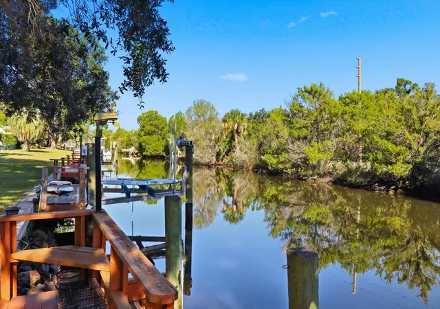 2nd image of 11328 W Bayshore Dr, Crystal River, FL 34429 | MLS# OM723704