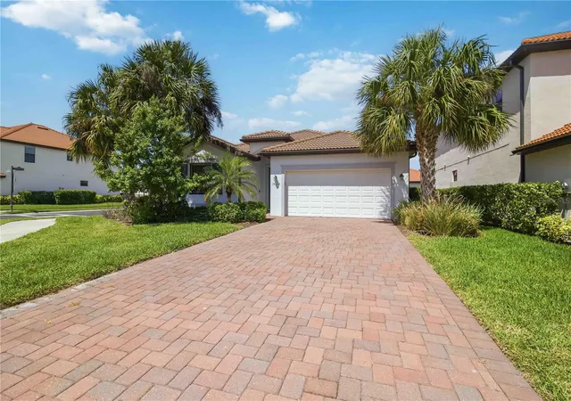 Photo 2 of Single family home for sale at 19345 Cruise Dr, Venice, FL 34292 | MLS# TB8502654 | Listing updated on 2026-04-29