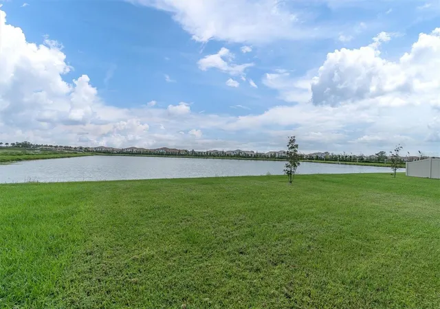 4th image of 17070 Oval Rum Dr, Wimauma, FL 33598 | MLS# TB8502661