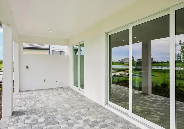 Photo 3 of Single family home for sale at 7574 Hawkstone Dr, Sarasota, FL 34241 | MLS# R4911160 | Listing updated on 2026-09-22