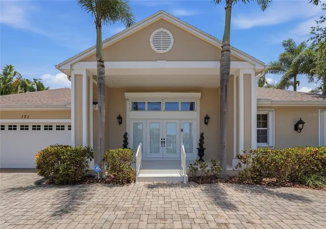 Photo 3 of Sale Pending at 121 Harbor View Ln, Belleair Bluffs, FL 33770 | MLS# TB8502667 | Listing updated on 2026-09-30