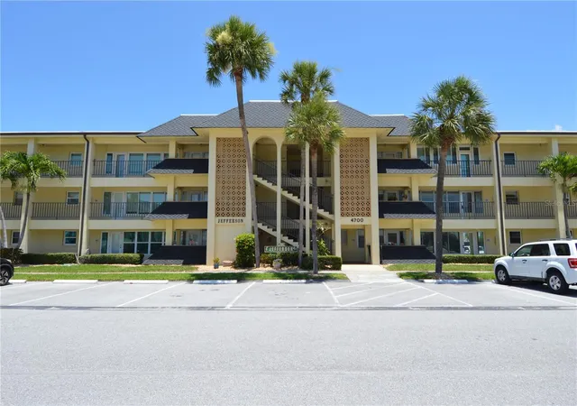 Homes for sale in St Petersburg, FL | 4700 Cove Cir #107, St Petersburg, FL 33708 | MLS# TB8502692