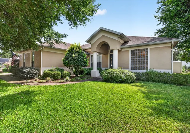 Homes for sale in Grand Island, FL | 36806 Winfield Ct, Grand Island, FL 32735 | MLS# O6403002