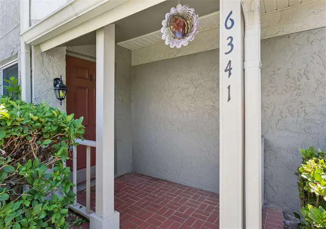 3rd image of 6341 Treetop Cir, TEMPLE TERRACE, FL 33617