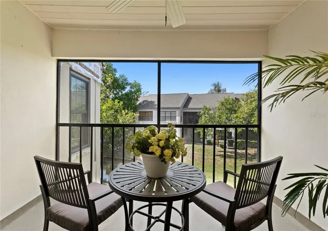 Listing Photo 4 - Condo for sale in building located at 2453 Kingfisher Ln, Clearwater, FL 33762 - Unit #G202