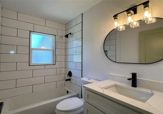 Photo 3 of Single family home for sale at 2578 Coventry Rd, Melbourne, FL 32935 | MLS# S5148836 | Listing updated on 2026-08-27
