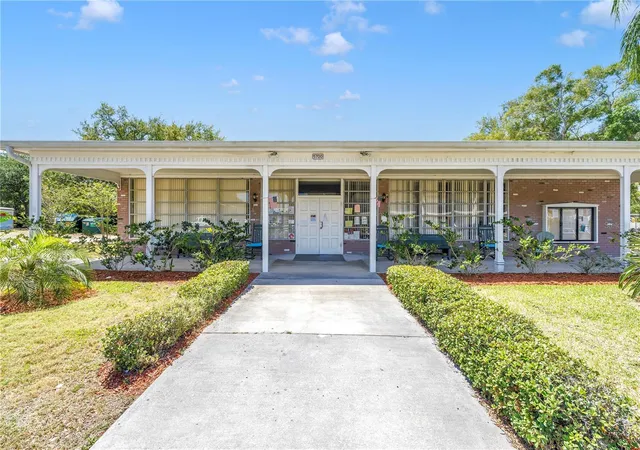 Homes for sale in Kenneth City, FL | 4143 56th Street, Kenneth City, FL 33709 | Houzeo