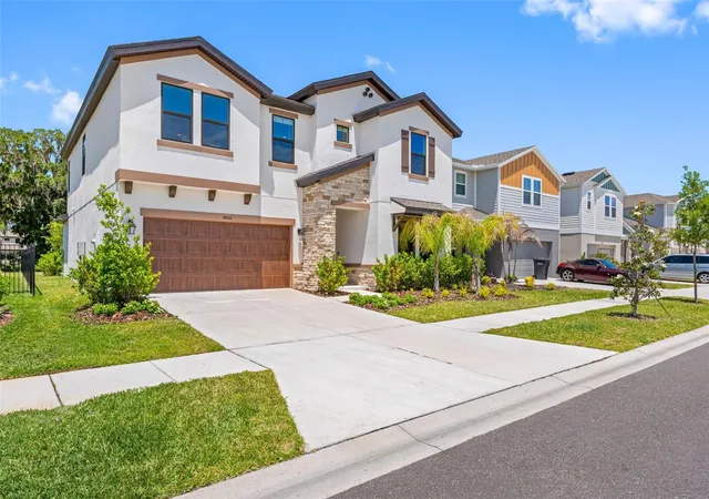 3rd image of 14868 Summer Branch Dr, Lithia, FL 33547 | MLS# TB8502782