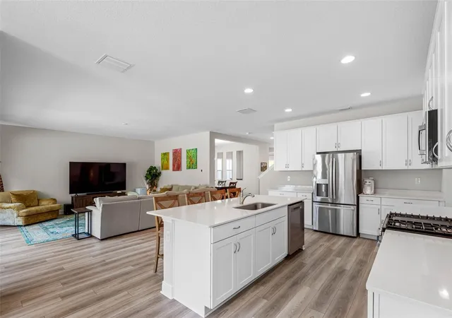 5th image of 14868 Summer Branch Dr, Lithia, FL 33547 | MLS# TB8502782