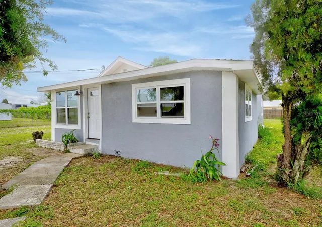 3rd image of 109 S Anoka Ave, Avon Park, FL 33825 | MLS# C7525480