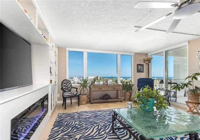 5th image of 736 Island Wy #804, Clearwater Beach, FL 33767 | MLS# TB8502800